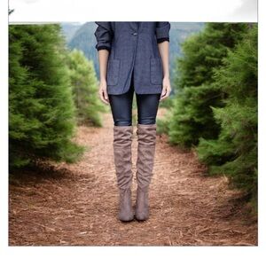 Steve Madden Over The Knee Suede Boot -Brown - Small-Sz 7.5 -EUC-No flaws !! 🤎​​
